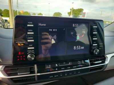 2022 Toyota Sienna LE