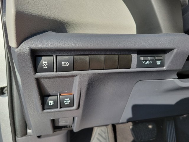 2022 Toyota Sienna LE