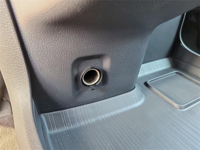 2022 Toyota Sienna LE