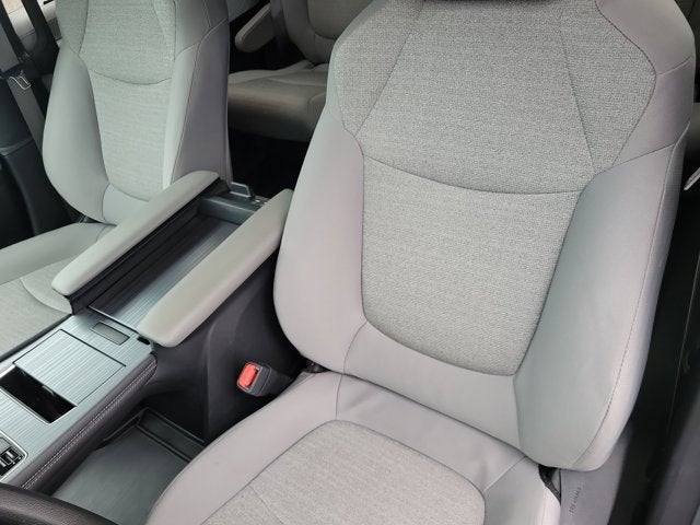 2025 Toyota Sienna LE