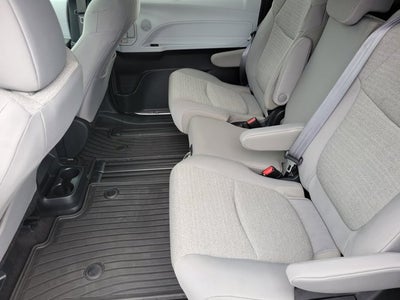 2025 Toyota Sienna LE
