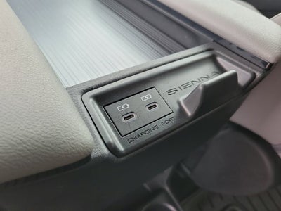 2025 Toyota Sienna LE