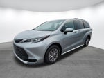 2025 Toyota Sienna LE