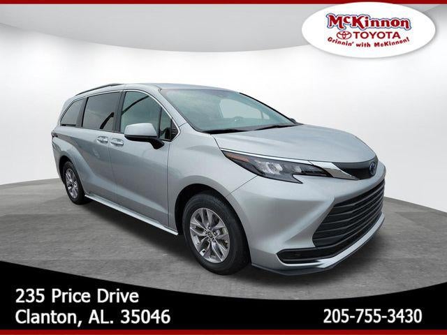 2025 Toyota Sienna LE