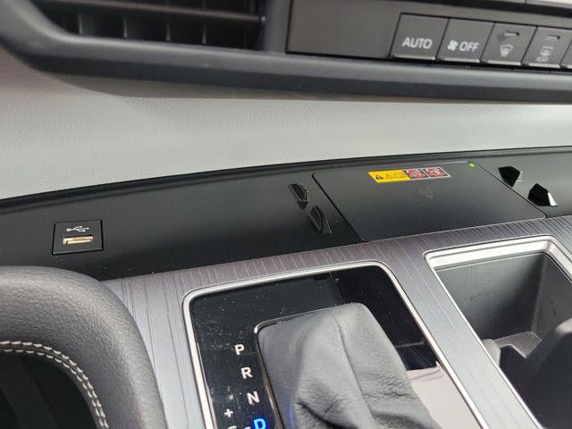 2025 Toyota Sienna LE