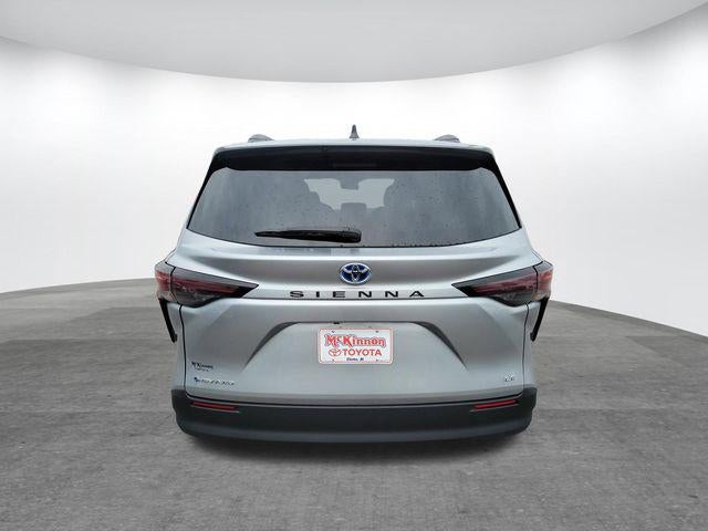 2025 Toyota Sienna LE