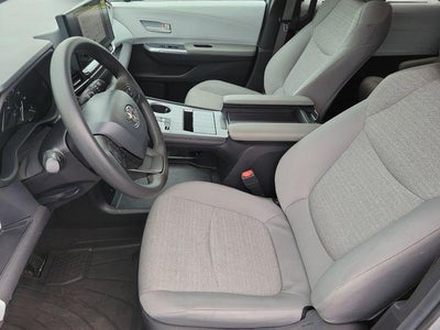 2025 Toyota Sienna LE