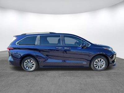 2021 Toyota Sienna XLE