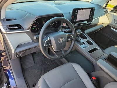 2021 Toyota Sienna XLE