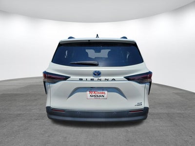 2023 Toyota Sienna XLE