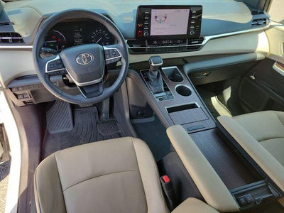 2023 Toyota Sienna XLE