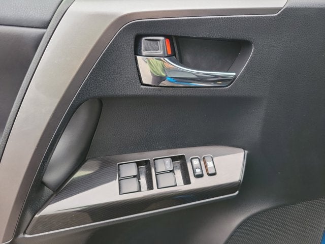 2018 Toyota RAV4 Hybrid SE