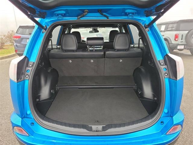 2018 Toyota RAV4 Hybrid SE