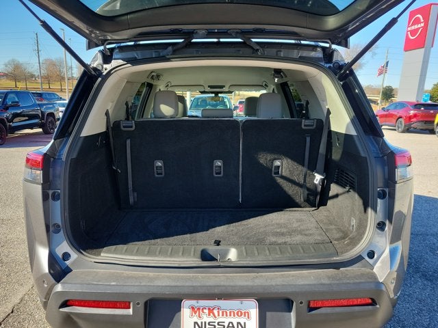 2023 Nissan Pathfinder SV