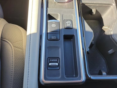 2023 Nissan Pathfinder SV