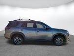 2023 Nissan Pathfinder SV