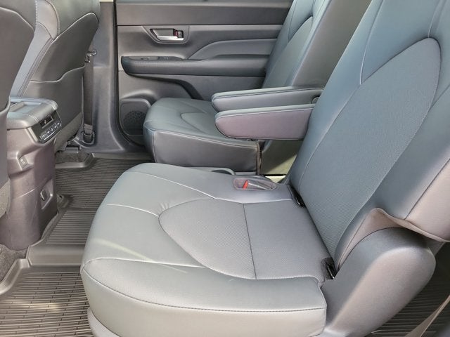 2024 Toyota Grand Highlander Base