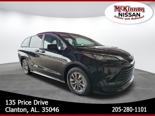 2025 Toyota Sienna LE