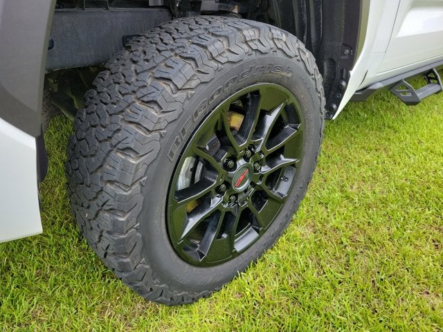 2023 Toyota Tundra 4WD SR5