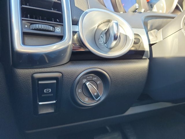 2016 Porsche Cayenne Base