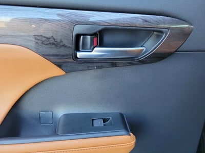 2026 Toyota Highlander Platinum