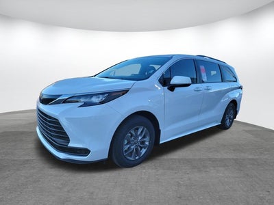 2026 Toyota Sienna LE
