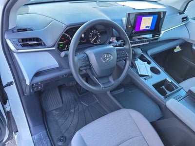 2026 Toyota Sienna LE