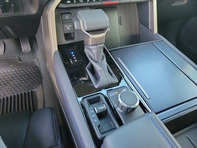 2026 Toyota Tundra i-FORCE MAX Tundra Platinum