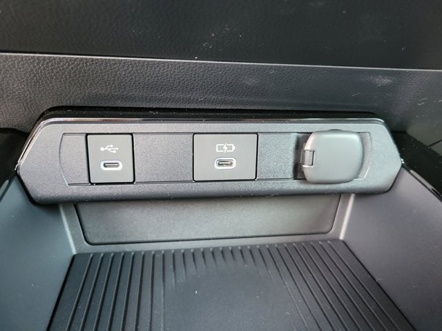 2025 Toyota Prius Plug-in Hybrid SE