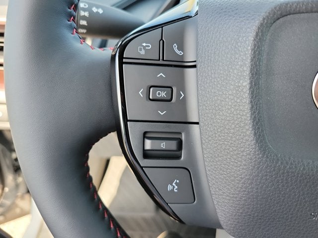 2025 Toyota Prius Plug-in Hybrid SE